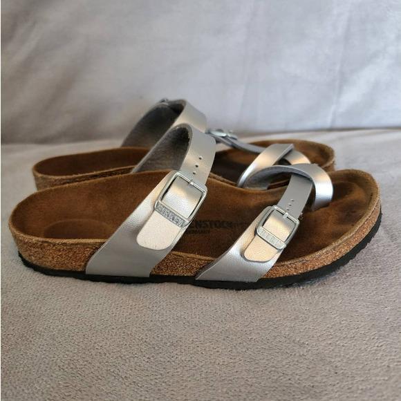 Birkenstock Other - Girls Silver Birkenstock Sandals Mayari Size 34 / US 2.5